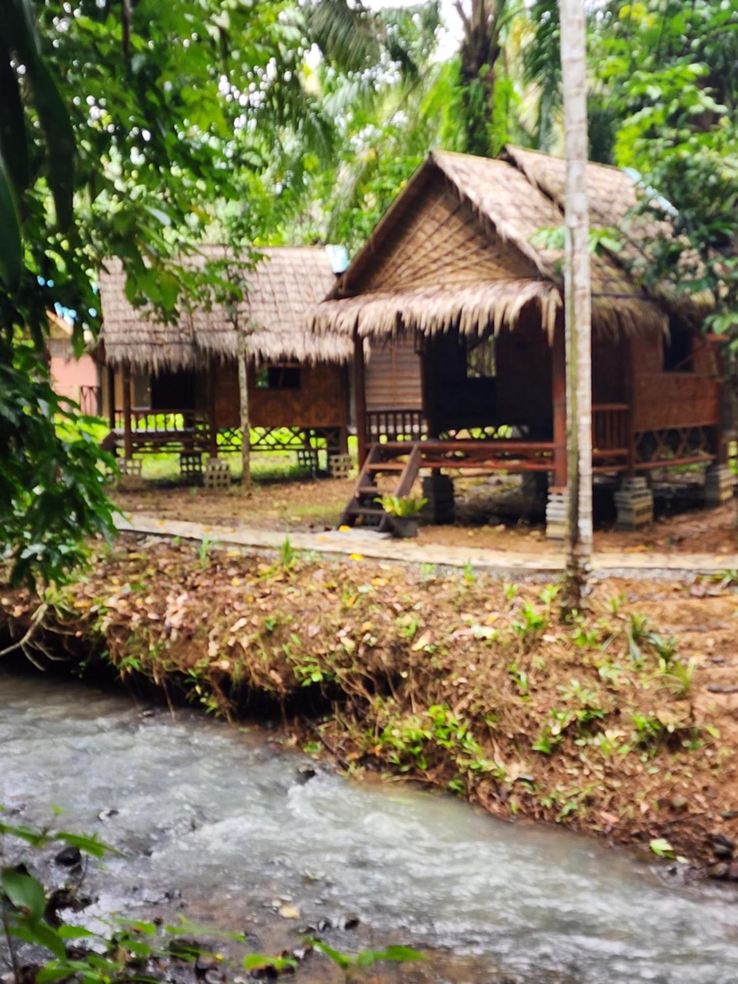 カオソック シルバー クリフ リゾート Khao Sok National Park 部屋 写真